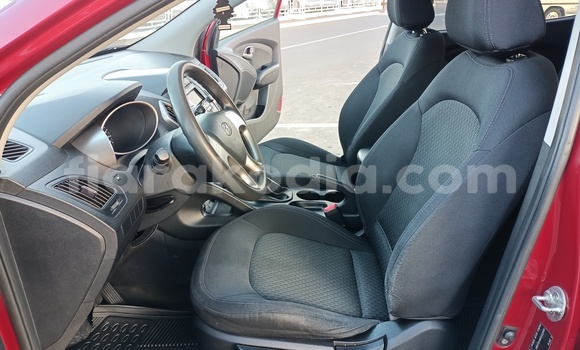 Acheter Occasion Voiture Hyundai ix35 Rouge à Antananarivo, Analamanga Acheter Occasion Voiture Hyundai ix35 Rouge à Antananarivo, Analamanga