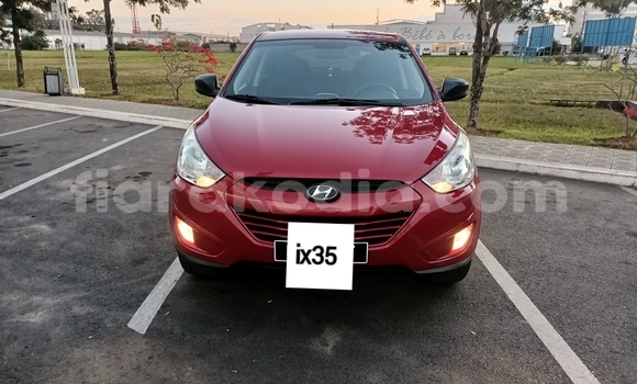 Acheter Occasion Voiture Hyundai ix35 Rouge à Antananarivo, Analamanga Acheter Occasion Voiture Hyundai ix35 Rouge à Antananarivo, Analamanga
