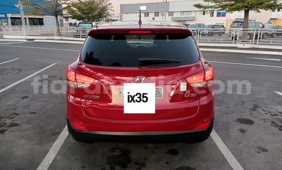 Acheter Occasion Voiture Hyundai ix35 Rouge à Antananarivo, Analamanga Acheter Occasion Voiture Hyundai ix35 Rouge à Antananarivo, Analamanga