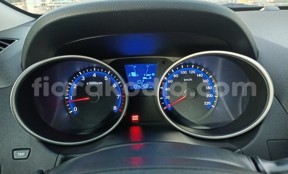 Acheter Occasion Voiture Hyundai ix35 Rouge à Antananarivo, Analamanga Acheter Occasion Voiture Hyundai ix35 Rouge à Antananarivo, Analamanga