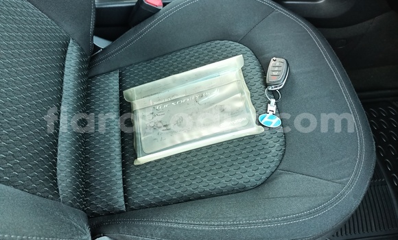 Acheter Occasion Voiture Hyundai ix35 Rouge à Antananarivo, Analamanga Acheter Occasion Voiture Hyundai ix35 Rouge à Antananarivo, Analamanga