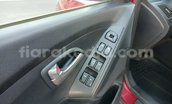 Acheter Occasion Voiture Hyundai ix35 Rouge à Antananarivo, Analamanga Acheter Occasion Voiture Hyundai ix35 Rouge à Antananarivo, Analamanga