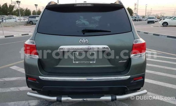 Hividy Toyota Highlander Green Car in Import - Dubai in Diana Hividy Toyota Highlander Green Car in Import - Dubai in Diana