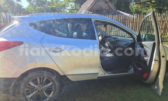 Acheter Occasion Voiture Hyundai ix35 Gris à Toamasina, Atsinanana Acheter Occasion Voiture Hyundai ix35 Gris à Toamasina, Atsinanana