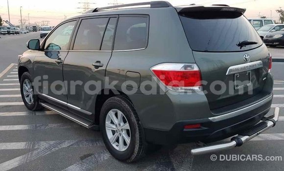 Hividy Toyota Highlander Green Car in Import - Dubai in Diana Hividy Toyota Highlander Green Car in Import - Dubai in Diana