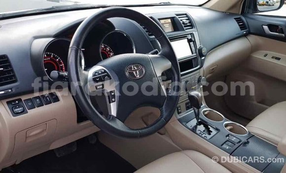 Hividy Toyota Highlander Green Car in Import - Dubai in Diana Hividy Toyota Highlander Green Car in Import - Dubai in Diana