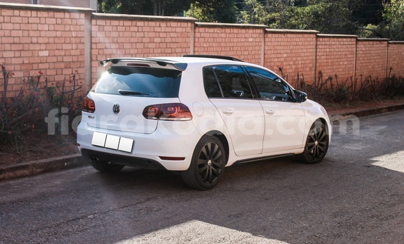 Acheter Occasion Voiture Volkswagen Golf Blanc à Antananarivo, Analamanga Acheter Occasion Voiture Volkswagen Golf Blanc à Antananarivo, Analamanga