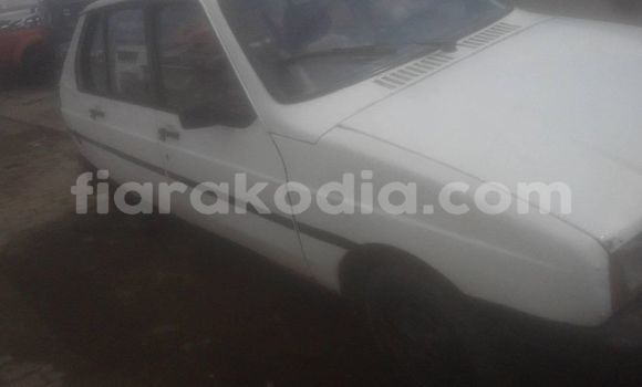 Acheter Occasion Voiture Citroen 2CV Blanc à Antananarivo, Analamanga Acheter Occasion Voiture Citroen 2CV Blanc à Antananarivo, Analamanga