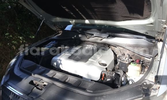 Hividy Audi Q7 Silver Car in Antananarivo in Analamanga Hividy Audi Q7 Silver Car in Antananarivo in Analamanga