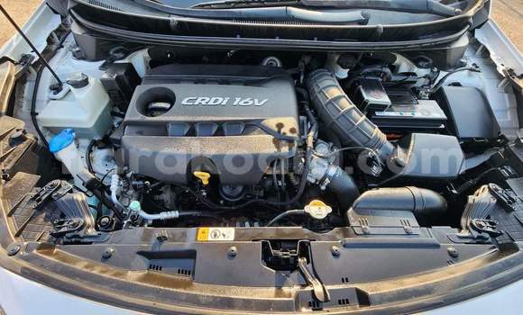 Buy Used Hyundai i30 White Car in Antananarivo in Analamanga Buy Used Hyundai i30 White Car in Antananarivo in Analamanga