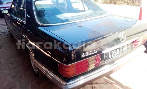 Acheter Occasion Voiture Mercedes‒Benz 290 Noir à Antananarivo, Analamanga Acheter Occasion Voiture Mercedes‒Benz 290 Noir à Antananarivo, Analamanga