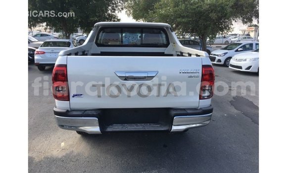 Acheter Import Voiture Toyota Hilux Blanc à Import - Dubai, Diana Acheter Import Voiture Toyota Hilux Blanc à Import - Dubai, Diana