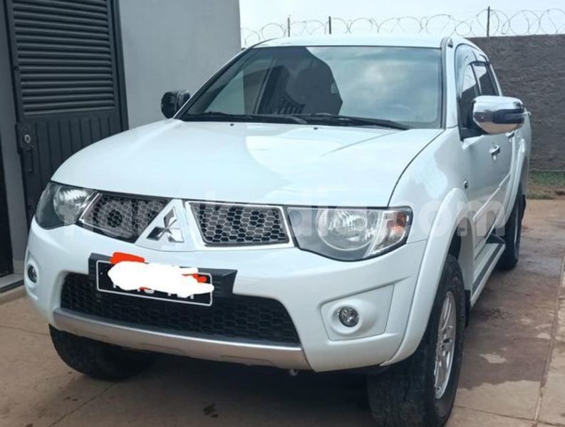 Big with watermark mitsubishi l200 analamanga antananarivo 7359