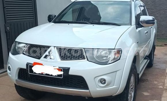 Acheter Occasion Voiture Mitsubishi L200 Blanc à Antananarivo, Analamanga Acheter Occasion Voiture Mitsubishi L200 Blanc à Antananarivo, Analamanga