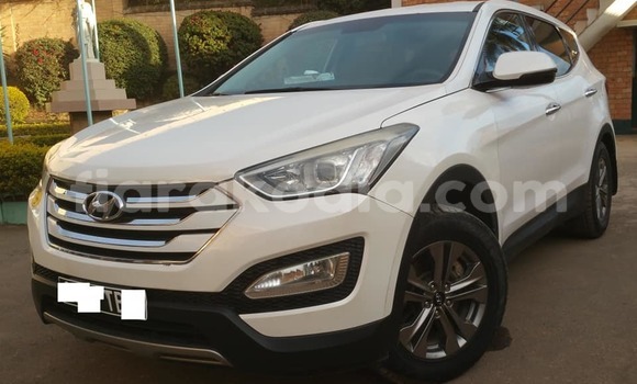 Buy Used Hyundai Santa Fe Other Car in Antananarivo in Analamanga Buy Used Hyundai Santa Fe Other Car in Antananarivo in Analamanga