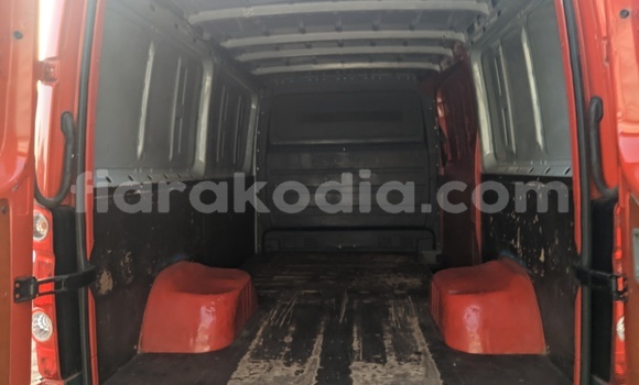 Acheter Import Voiture Volkswagen California Rouge à Antsirabe, Vakinankaratra Acheter Import Voiture Volkswagen California Rouge à Antsirabe, Vakinankaratra