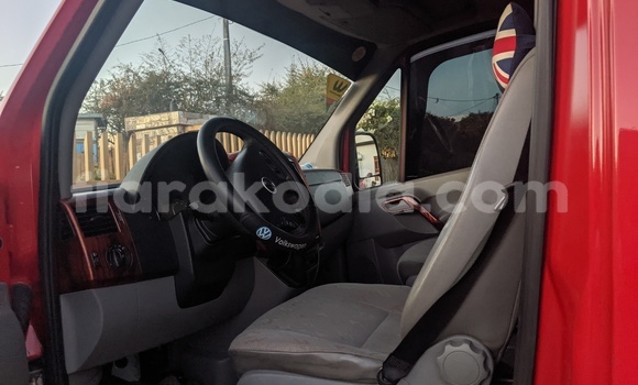 Acheter Import Voiture Volkswagen California Rouge à Antsirabe, Vakinankaratra Acheter Import Voiture Volkswagen California Rouge à Antsirabe, Vakinankaratra