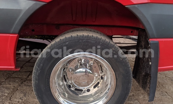 Acheter Import Voiture Volkswagen California Rouge à Antsirabe, Vakinankaratra Acheter Import Voiture Volkswagen California Rouge à Antsirabe, Vakinankaratra