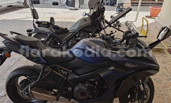 Acheter Occasion Moto Suzuki GSX Bleu à Ambalavao, Haute Matsiatra