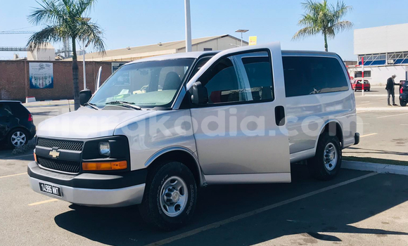 Acheter Occasion Voiture Chevrolet Express Gris à Antananarivo, Analamanga Acheter Occasion Voiture Chevrolet Express Gris à Antananarivo, Analamanga