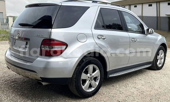 Hividy Mercedes-Benz C-Classe Hafa Car in Antananarivo in Analamanga Hividy Mercedes-Benz C-Classe Hafa Car in Antananarivo in Analamanga