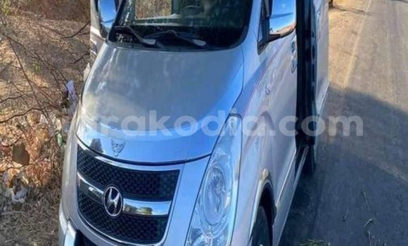 Acheter Occasion Voiture Hyundai Grand Starex Autre à Antananarivo, Analamanga Acheter Occasion Voiture Hyundai Grand Starex Autre à Antananarivo, Analamanga