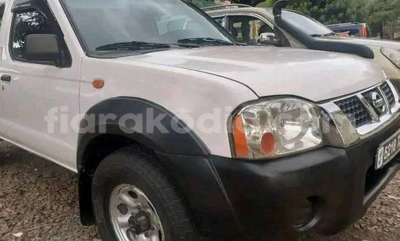 Buy Used Nissan Datsun White Car in Antananarivo in Analamanga