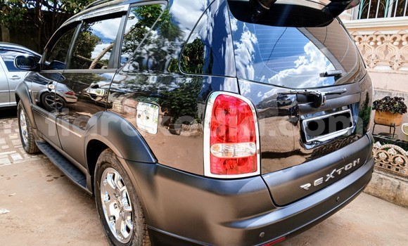 Acheter Occasion Voiture SsangYong Rexton Noir à Mahajanga, Boeny Acheter Occasion Voiture SsangYong Rexton Noir à Mahajanga, Boeny