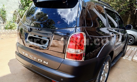 Acheter Occasion Voiture SsangYong Rexton Noir à Mahajanga, Boeny Acheter Occasion Voiture SsangYong Rexton Noir à Mahajanga, Boeny