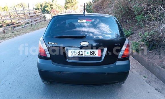 Hividy Kia Pride Black Car in Antananarivo in Analamanga Hividy Kia Pride Black Car in Antananarivo in Analamanga