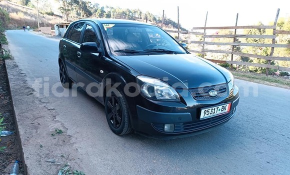 Hividy Kia Pride Black Car in Antananarivo in Analamanga Hividy Kia Pride Black Car in Antananarivo in Analamanga