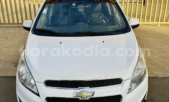 Hividy Chevrolet Spark fotsy Car in Antananarivo in Analamanga Hividy Chevrolet Spark fotsy Car in Antananarivo in Analamanga