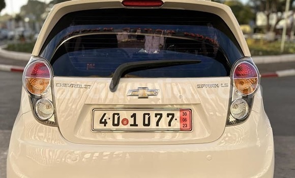 Hividy Chevrolet Spark fotsy Car in Antananarivo in Analamanga Hividy Chevrolet Spark fotsy Car in Antananarivo in Analamanga