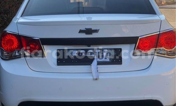 Buy Used Chevrolet Cruze White Car in Antananarivo in Analamanga Buy Used Chevrolet Cruze White Car in Antananarivo in Analamanga