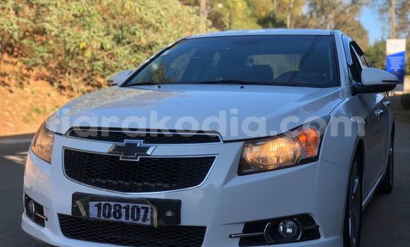 Buy Used Chevrolet Cruze White Car in Antananarivo in Analamanga Buy Used Chevrolet Cruze White Car in Antananarivo in Analamanga