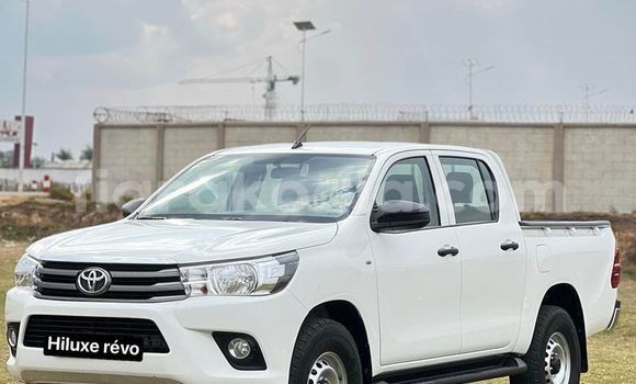 Acheter Occasion Voiture Toyota Hilux Blanc à Antananarivo, Analamanga Acheter Occasion Voiture Toyota Hilux Blanc à Antananarivo, Analamanga