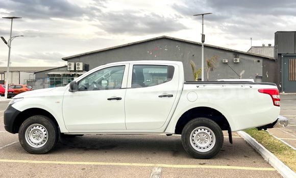 Acheter Occasion Voiture Mitsubishi L200 Blanc à Antananarivo, Analamanga Acheter Occasion Voiture Mitsubishi L200 Blanc à Antananarivo, Analamanga