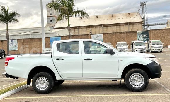 Acheter Occasion Voiture Mitsubishi L200 Blanc à Antananarivo, Analamanga Acheter Occasion Voiture Mitsubishi L200 Blanc à Antananarivo, Analamanga