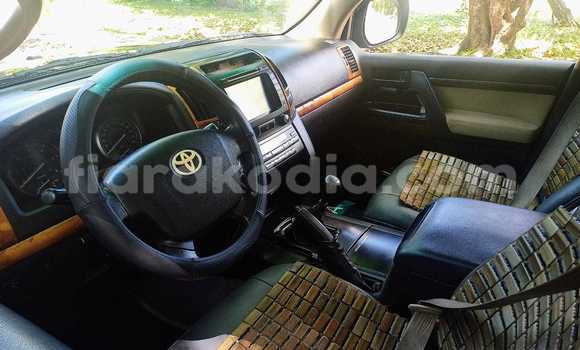 Acheter Occasion Voiture Toyota Land Cruiser Noir à Toamasina, Atsinanana Acheter Occasion Voiture Toyota Land Cruiser Noir à Toamasina, Atsinanana