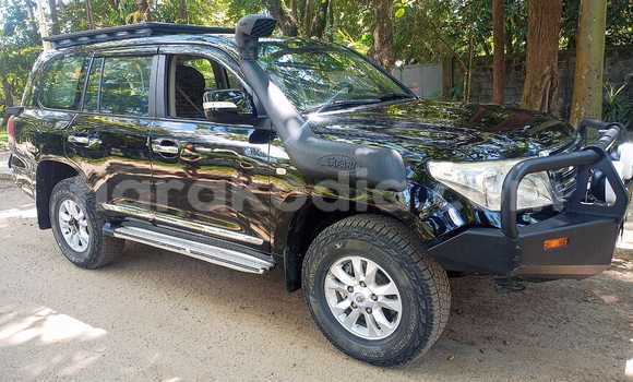 Acheter Occasion Voiture Toyota Land Cruiser Noir à Toamasina, Atsinanana Acheter Occasion Voiture Toyota Land Cruiser Noir à Toamasina, Atsinanana