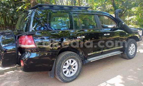 Acheter Occasion Voiture Toyota Land Cruiser Noir à Toamasina, Atsinanana Acheter Occasion Voiture Toyota Land Cruiser Noir à Toamasina, Atsinanana