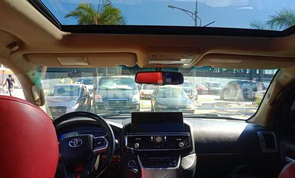 Acheter Occasion Voiture Toyota Land Cruiser Blanc à Taolanaro, Toliary Acheter Occasion Voiture Toyota Land Cruiser Blanc à Taolanaro, Toliary