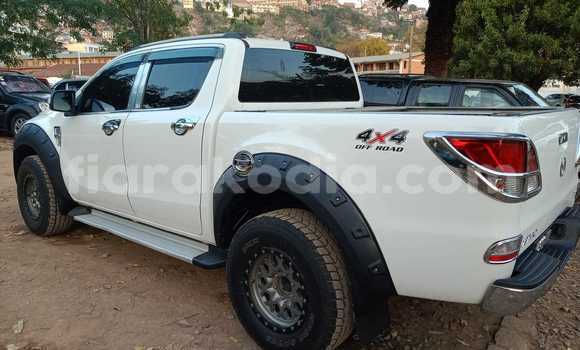 Acheter Occasion Voiture Mazda BT-50 Blanc à Taolanaro, Toliary Acheter Occasion Voiture Mazda BT-50 Blanc à Taolanaro, Toliary