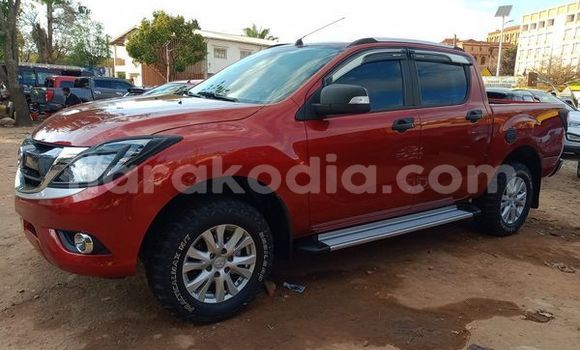 Acheter Occasion Voiture Mazda BT-50 Rouge à Taolanaro, Toliary Acheter Occasion Voiture Mazda BT-50 Rouge à Taolanaro, Toliary
