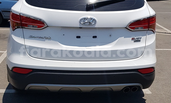 Buy Import Hyundai Santa Fe White Car in Antananarivo in Analamanga Buy Import Hyundai Santa Fe White Car in Antananarivo in Analamanga