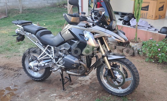 Acheter Occasion Moto BMW R1200GS Adventure Gris à Antananarivo, Analamanga Acheter Occasion Moto BMW R1200GS Adventure Gris à Antananarivo, Analamanga