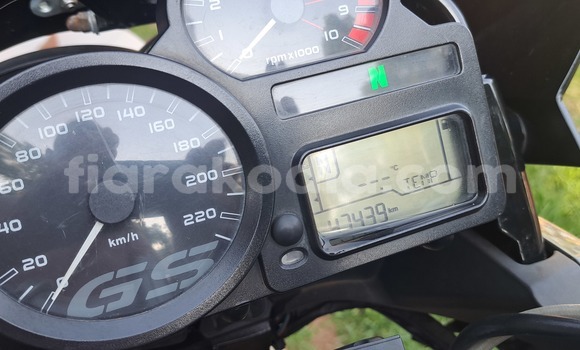 Acheter Occasion Moto BMW R1200GS Adventure Gris à Antananarivo, Analamanga Acheter Occasion Moto BMW R1200GS Adventure Gris à Antananarivo, Analamanga