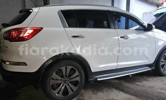 Hividy Kia Sportage fotsy Car in Antananarivo in Analamanga Hividy Kia Sportage fotsy Car in Antananarivo in Analamanga