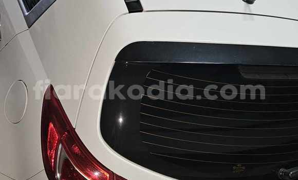 Hividy Kia Sportage fotsy Car in Antananarivo in Analamanga Hividy Kia Sportage fotsy Car in Antananarivo in Analamanga