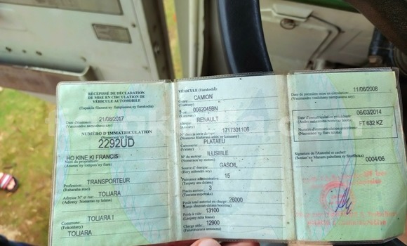 Hividy Renault TRM 10000 fotsy Truck in Toamasina in Atsinanana Hividy Renault TRM 10000 fotsy Truck in Toamasina in Atsinanana
